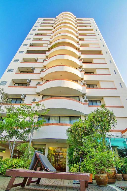 Antique Palace Apartment Bangkok Exterior foto
